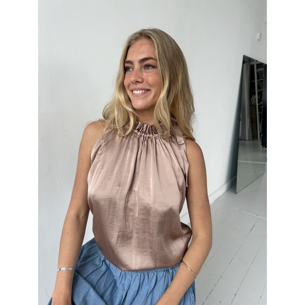 LIVA TOPPUR