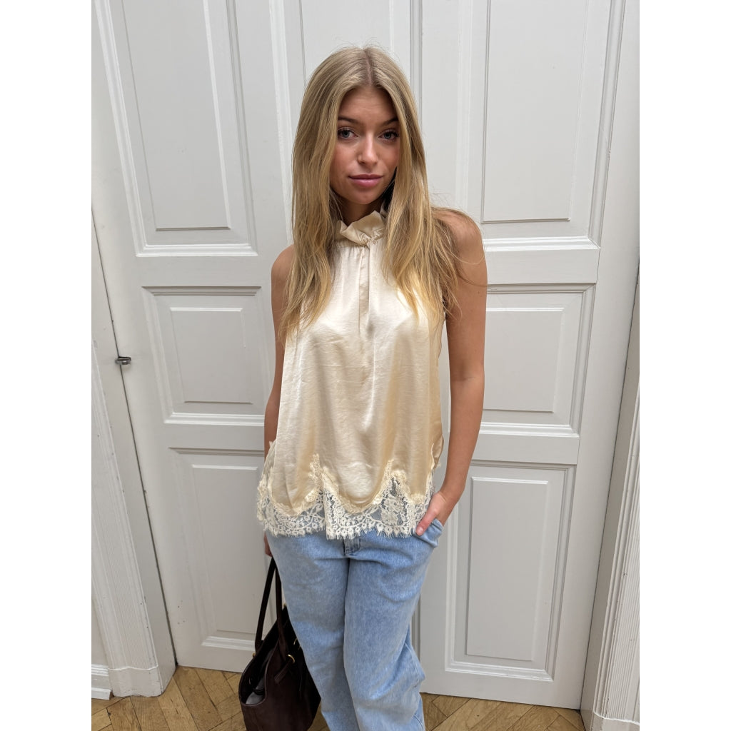 LIVA LACE TOPPUR
