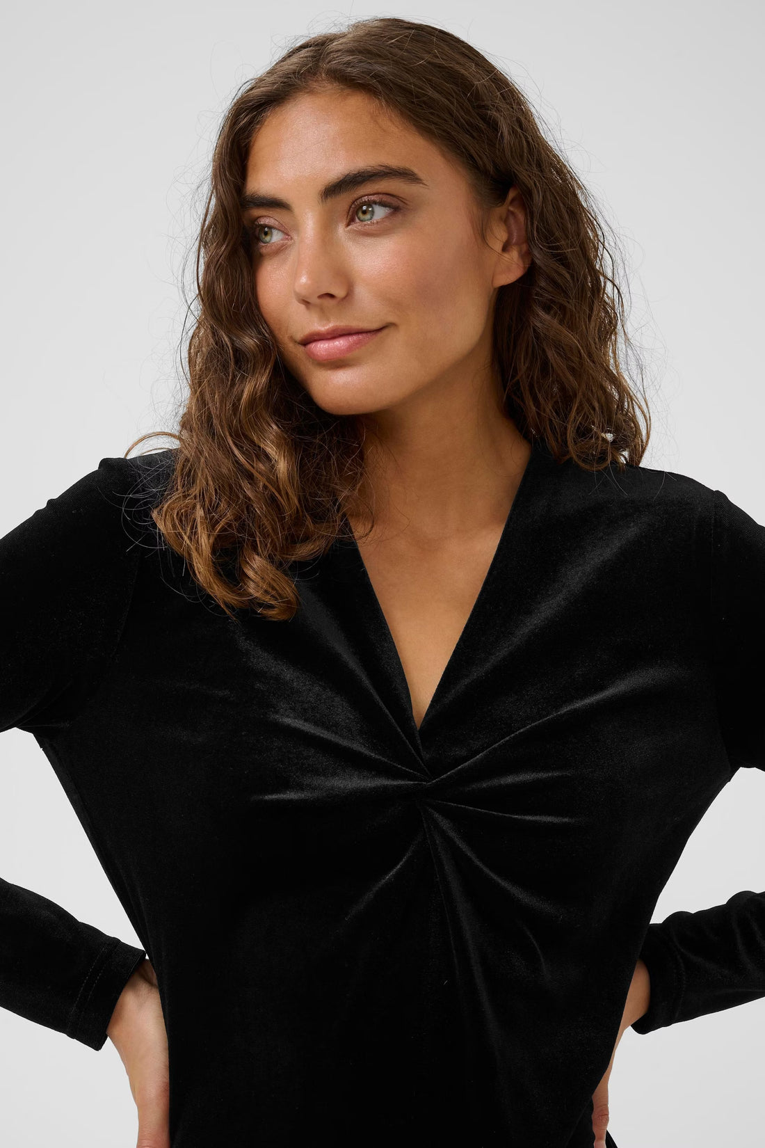 ZOE KJÓLL