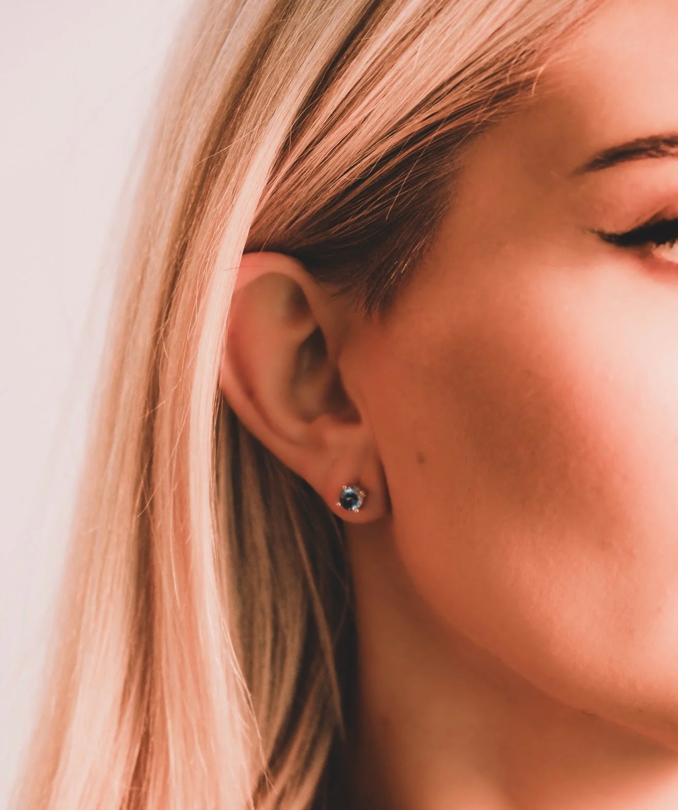 STUD EARRINGS GOLD