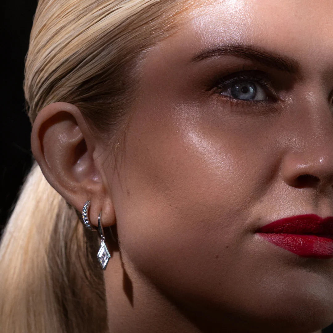 HOOP OVAL DIVINE EARRINGS