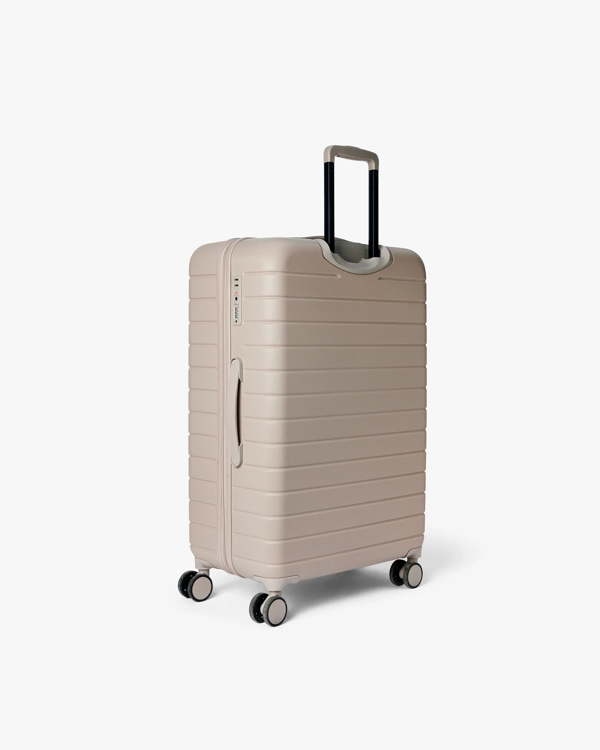 DAY SUITCASE LARGE 28"