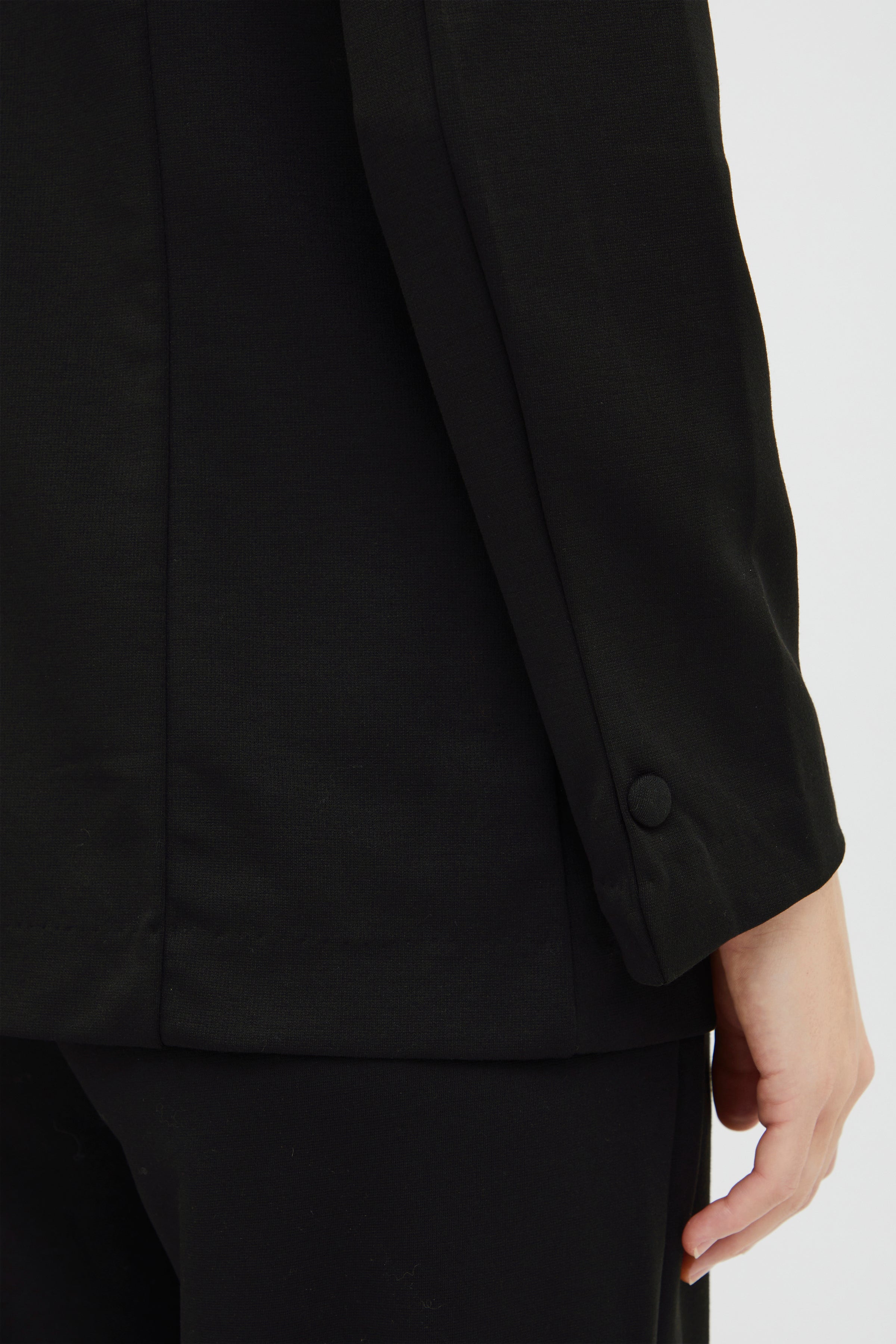 ANYA BLAZER