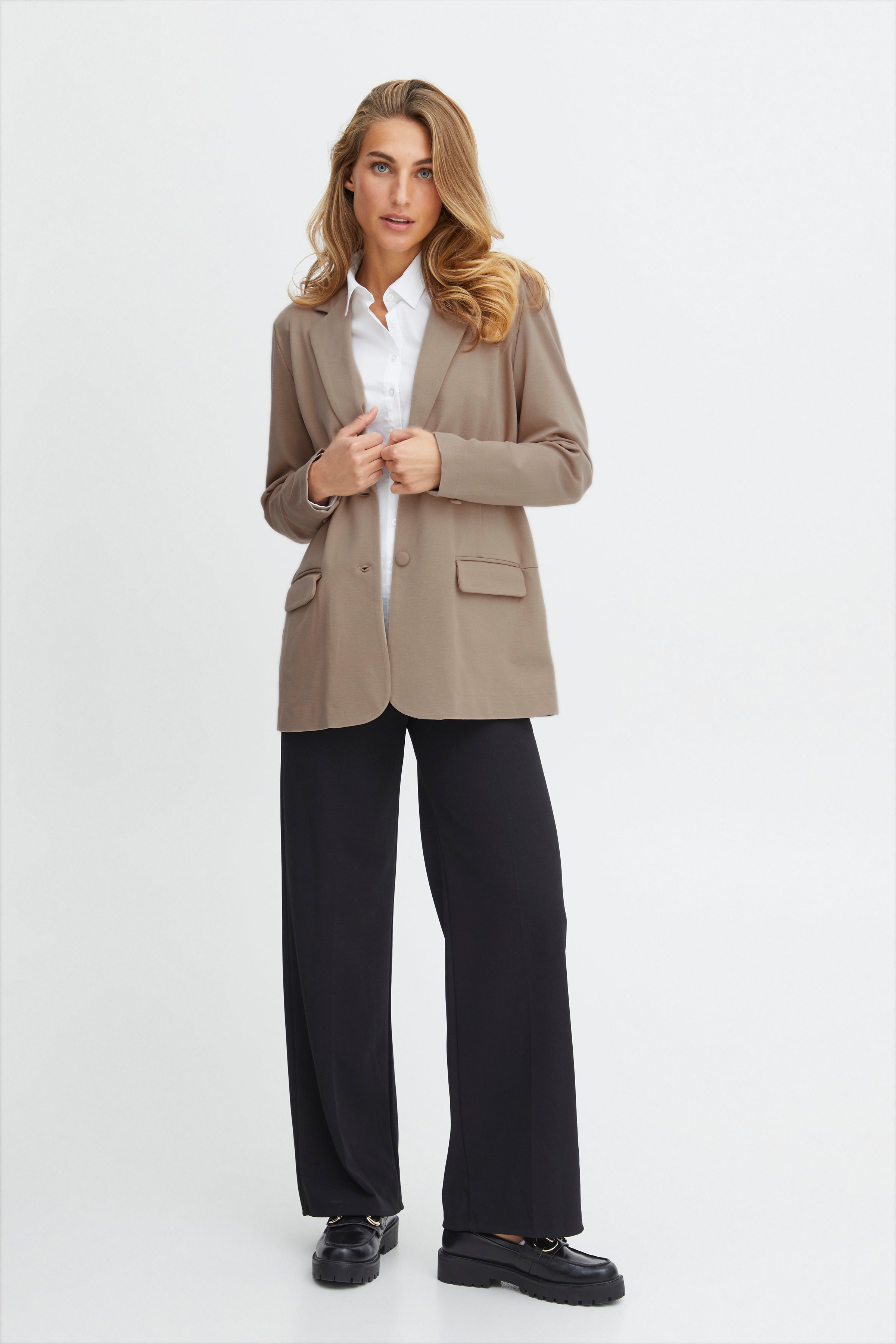 LANA BLAZER