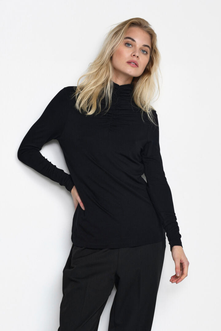 SILVI TOPP