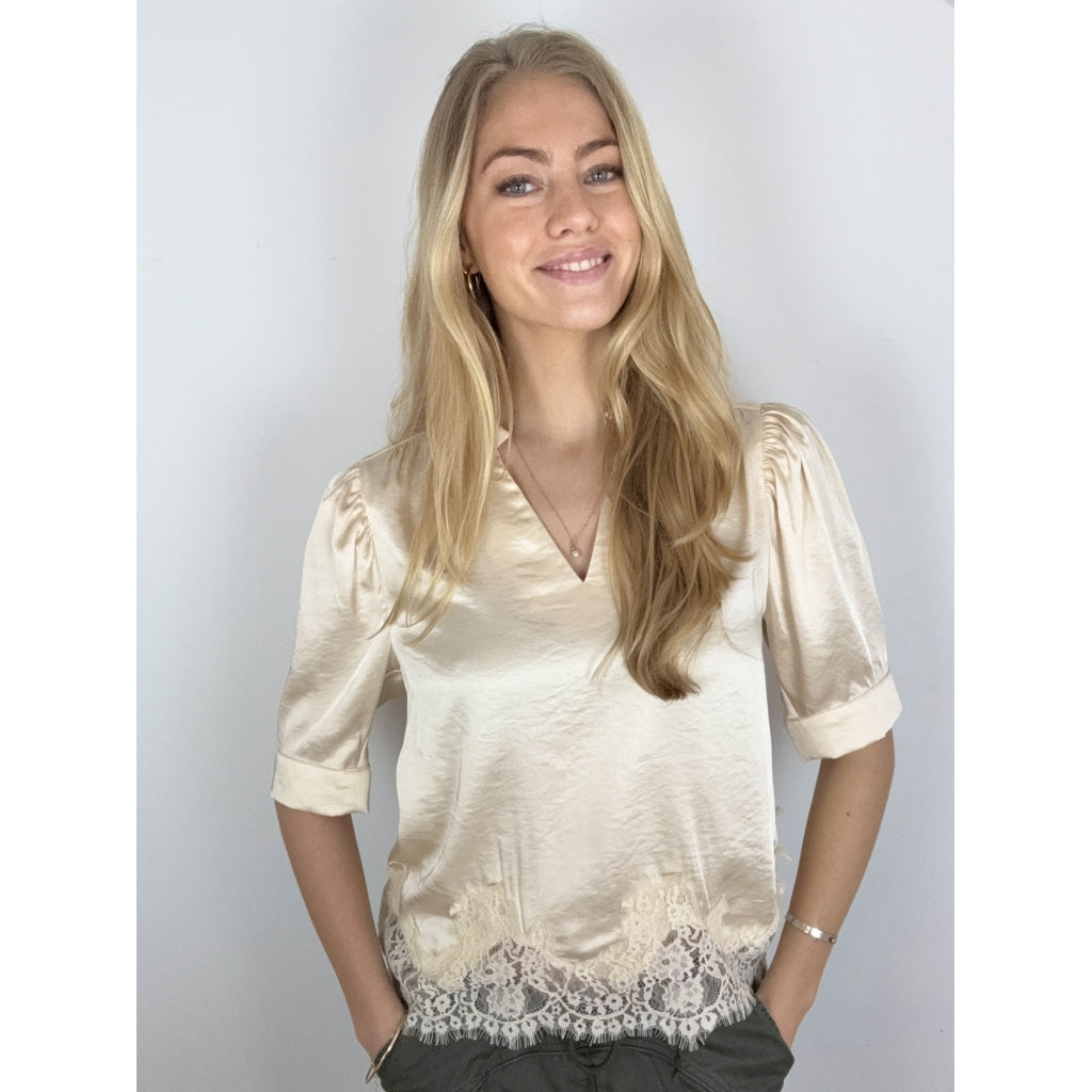 MOE LACE BLÚSSA