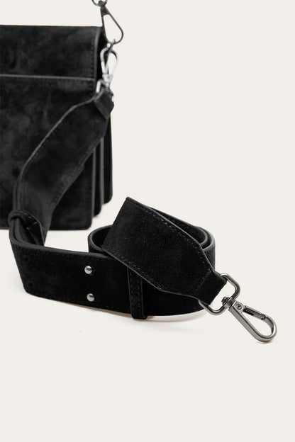 ADELE SUEDE TASKA