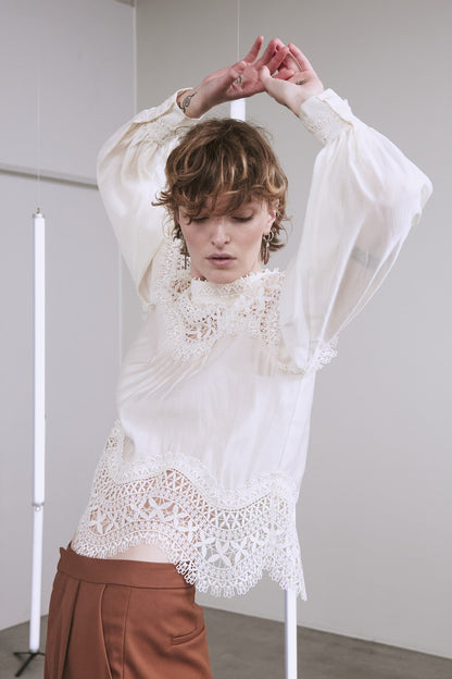 MOLLY BLÚSSA