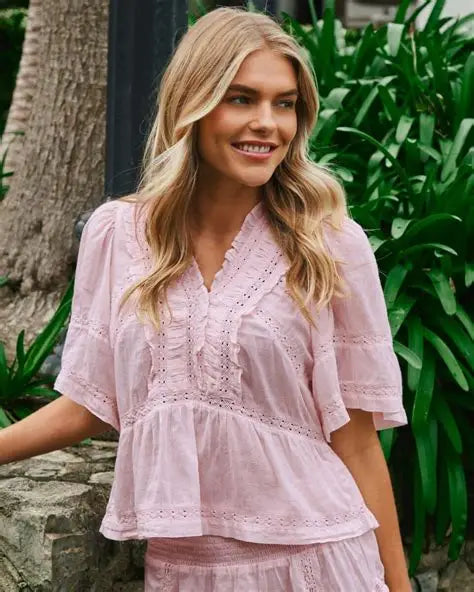 EVIENNE BLÚSSA