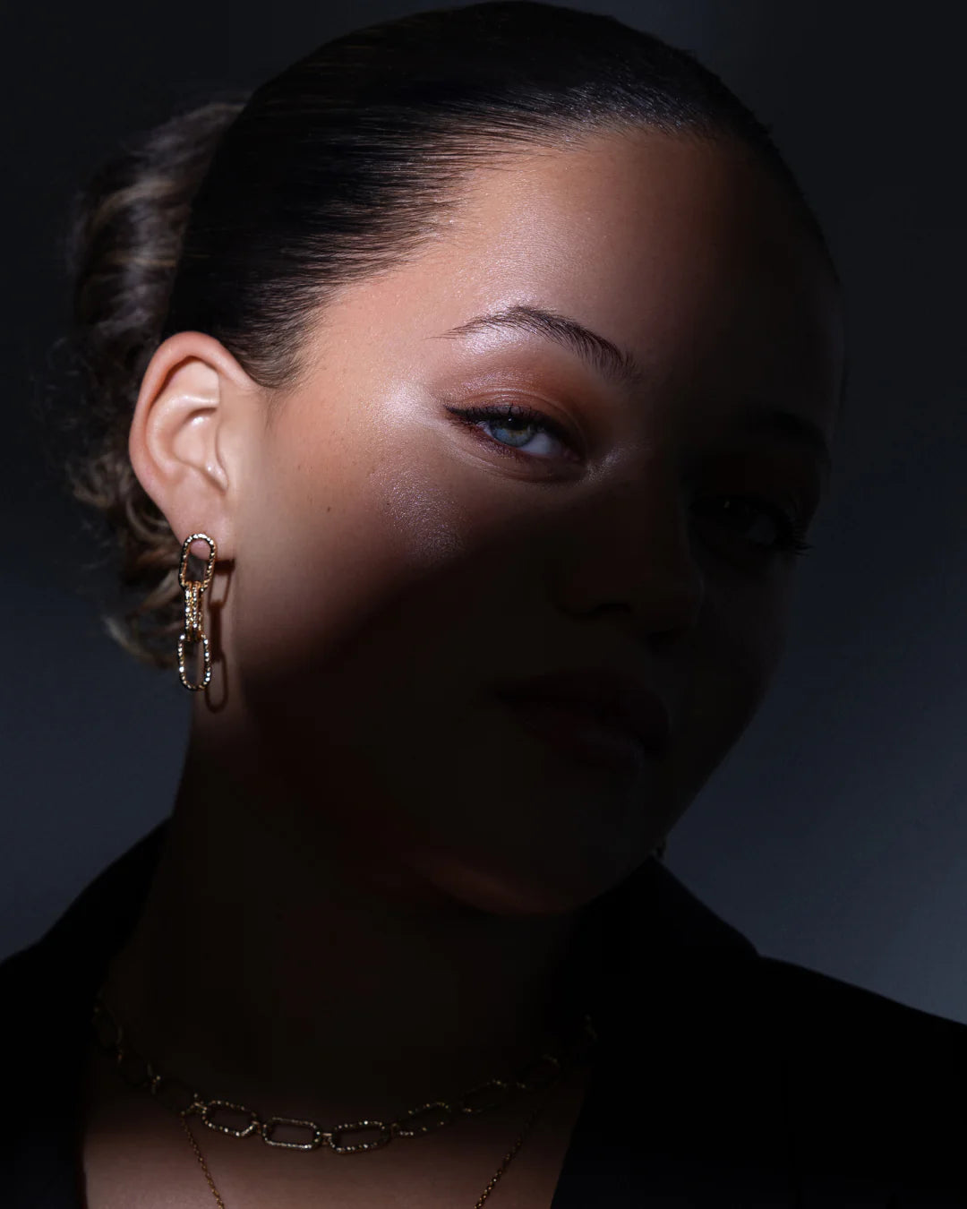 NEXUS CRYSTAL EARRINGS