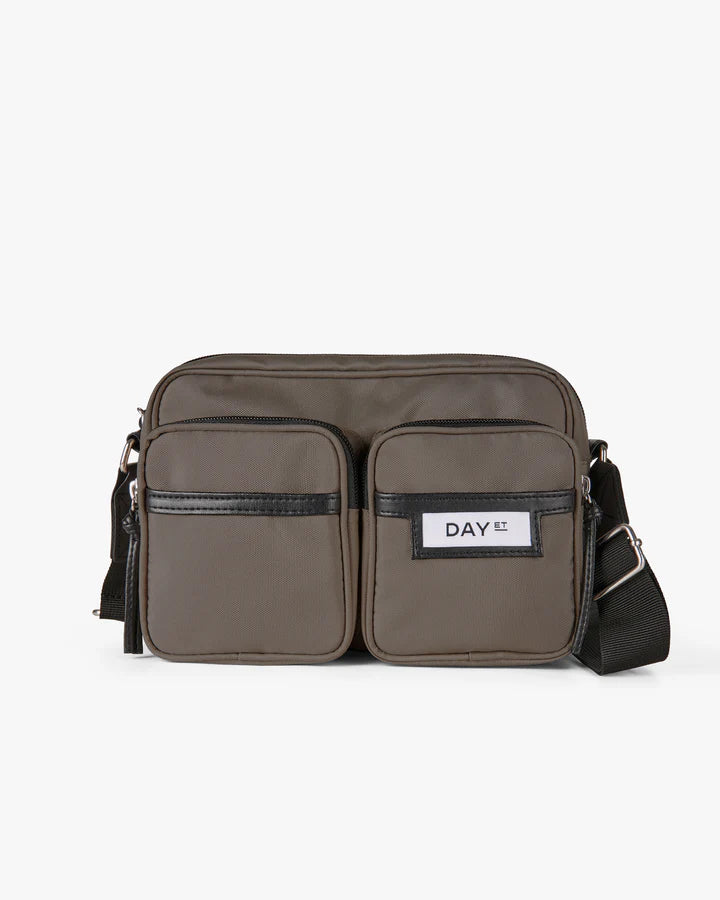 Day Gweneth RE-S SB D L