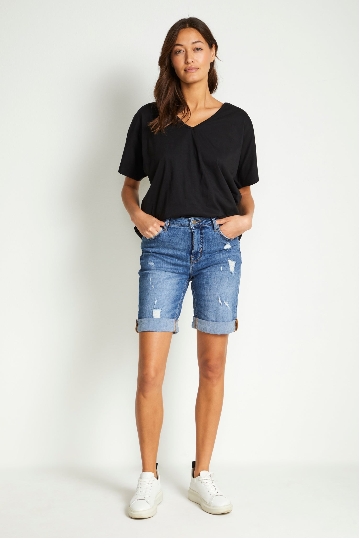 MALOU SHORT