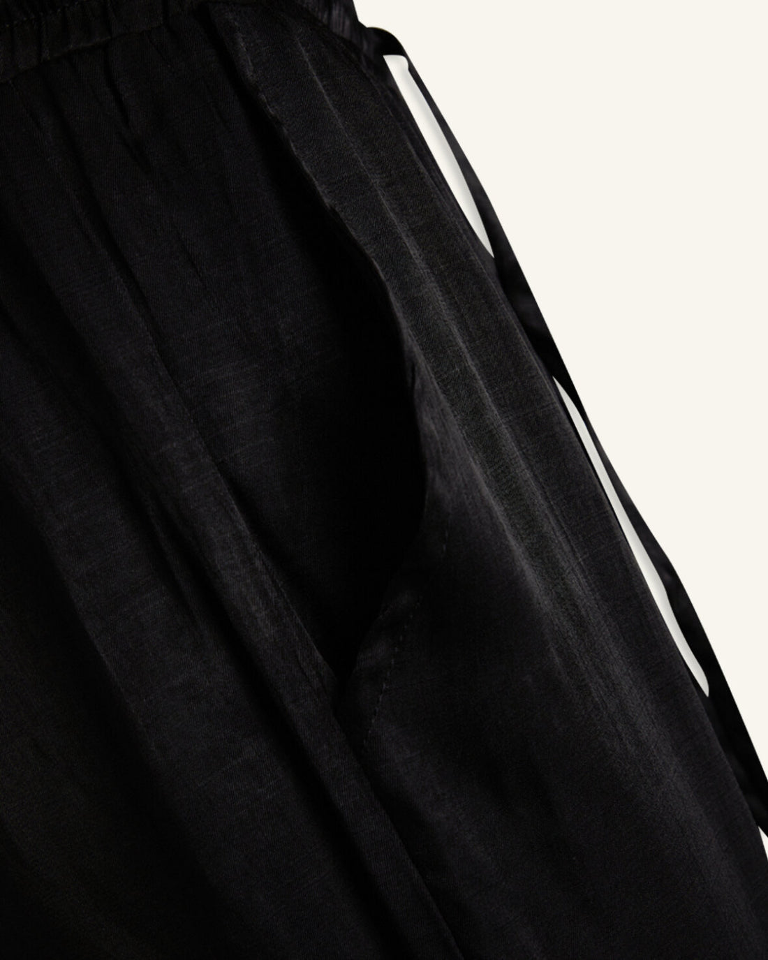 SATINE BUXUR